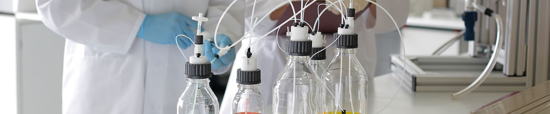 Verschraubungen für HPLC Header